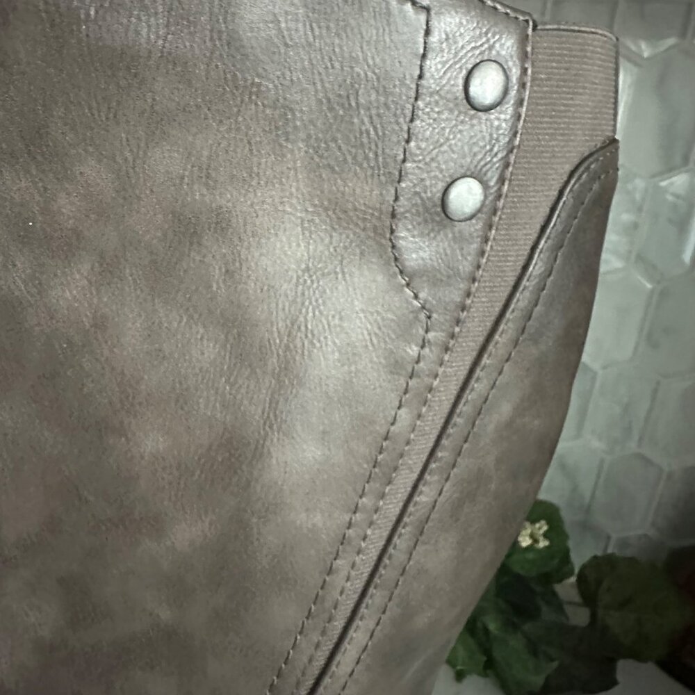 Unisa Womens Knee-High Riding Boots Size 10M Faux Leather Brown Made In China - Picture 11 of 12
